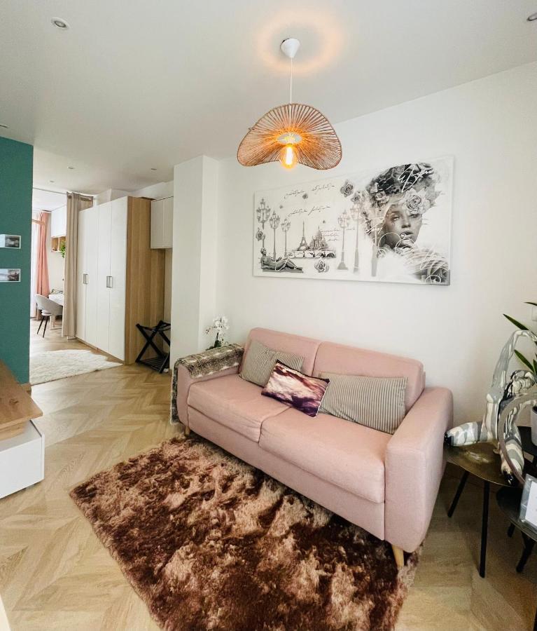 Le Nid Douillet De Patricia Apartment Paris Exterior photo